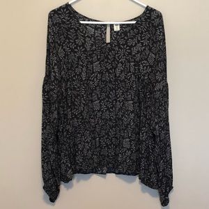 OLD NAVY Black and White Floral Top